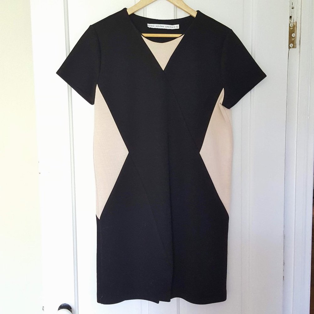 & Other Stories Black Short Sleeve Shift Dress